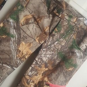 Under Armour Camoflauge hunting pants Size 10